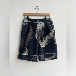 Sacai <WORN ONLY ONCE!> mens printed shorts